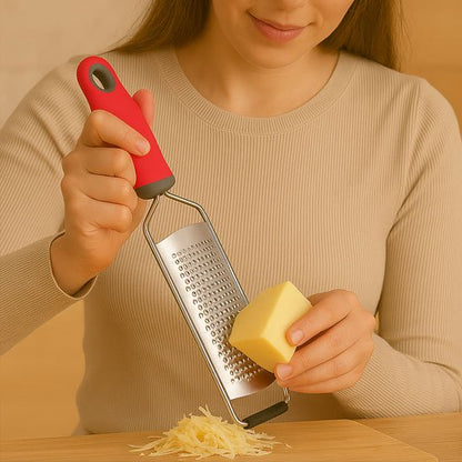 râper du fromage avec Râpe à fromage