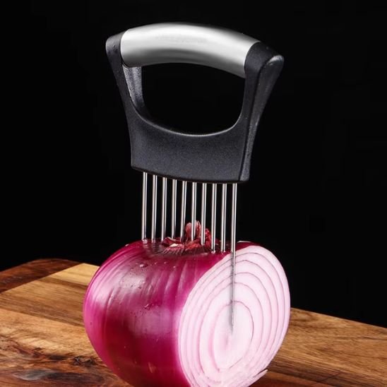 couper des oignons avec un coupe légumes