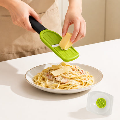 couper du fromage avec un coupe legume manuel 
