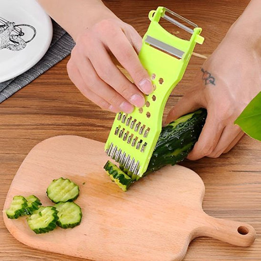 couper des concombre avec un coupe légumes 