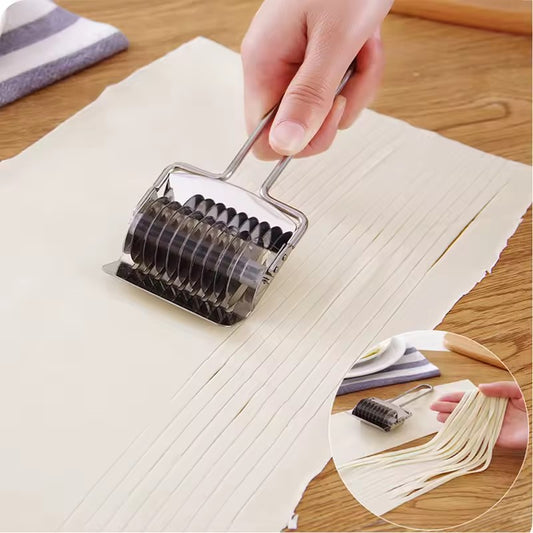 couper la pate avec un coupe pate manuel 