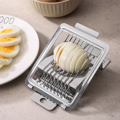  couper des oeufs avec un Coupe oeuf 