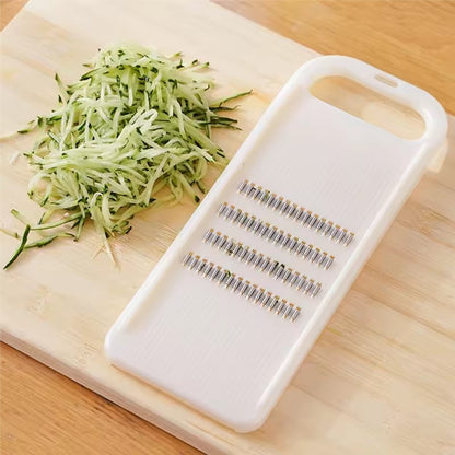 une julieen de courgette avec une cuisine mandoline 