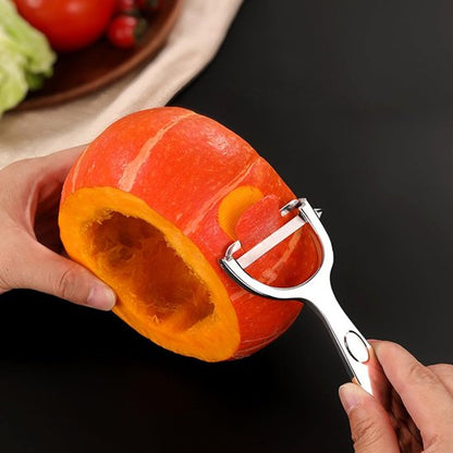 eplucher les legumes avec un econome 