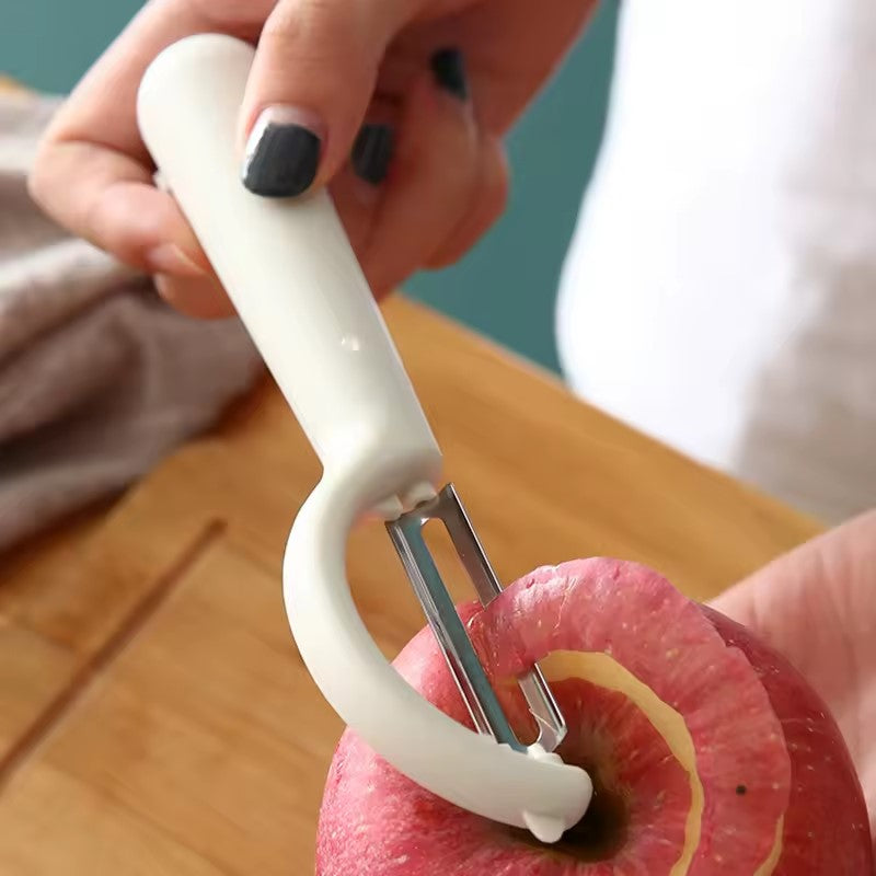 eplucher une pomme avec un eplucheur pomme 