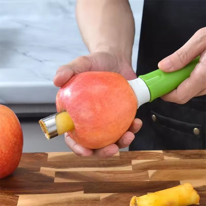 vider la pomme avec un eplucheur pomme 