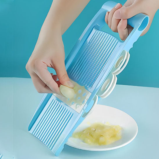 râper l'ail avec une mandoline cuisine