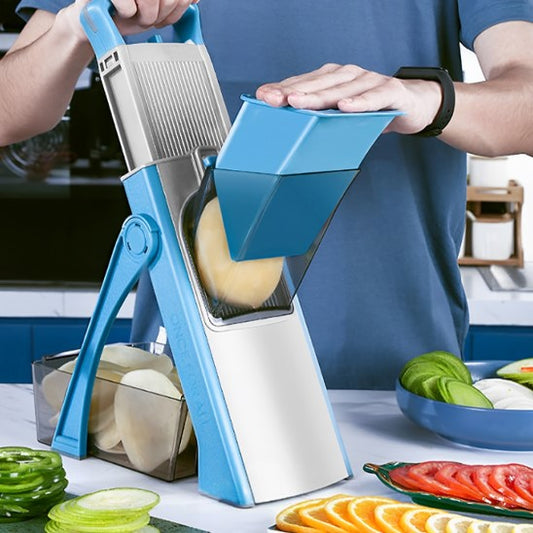 couper des frites avec une mandoline cuisine