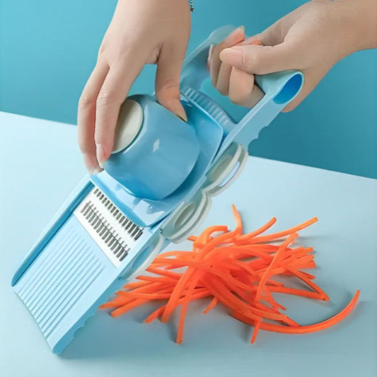 râper des carottes avec une mandoline cuisine bleu