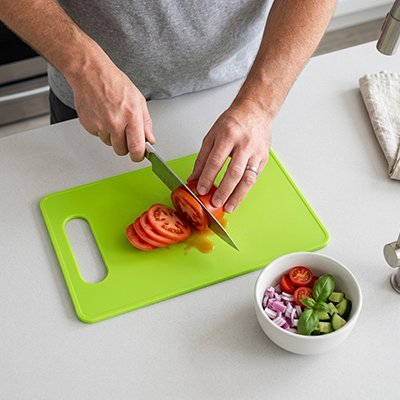 Planche a decouper verte pour couper les aliments 