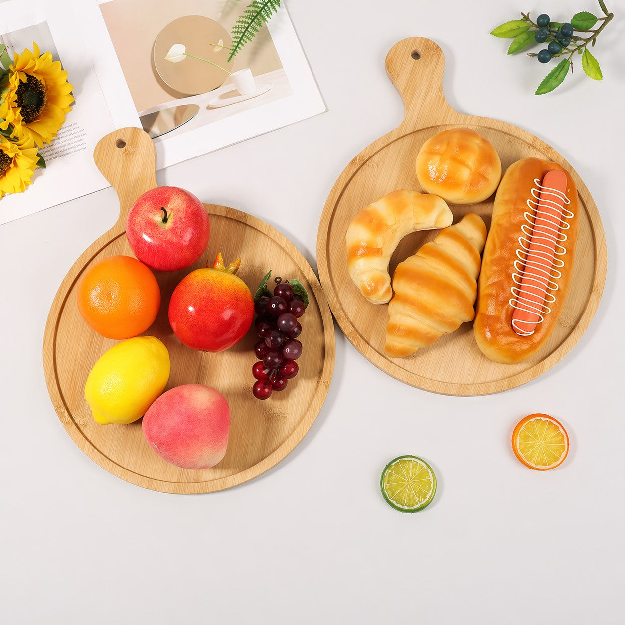 une planche bois à découper pour fruit s