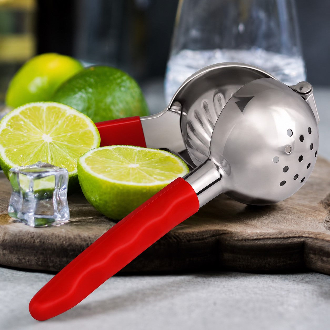un presse agrumes manuelle pour le citron 