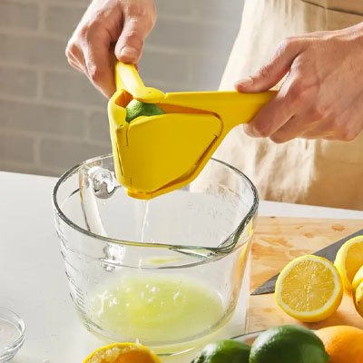 faire un jus de citron vert avec un presse citron jaune 