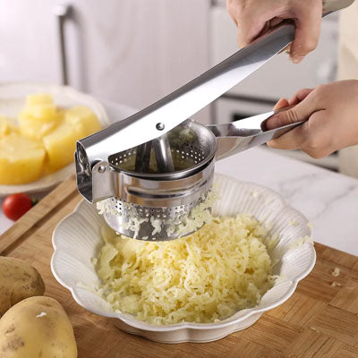 un presse purée manuel pour purée 