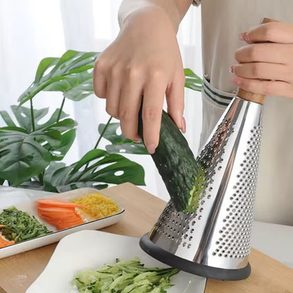 raper du concombre avec une râpe zesteur 