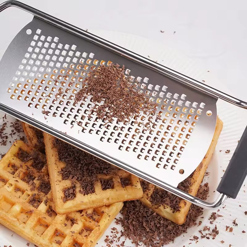 des zeste de chocolat avec une rape zesteur 