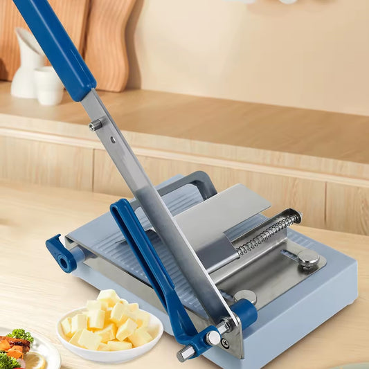 couper du beur avec une trancheuse à saucisson