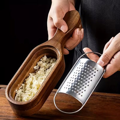 parer du fromage avec un zesteur 