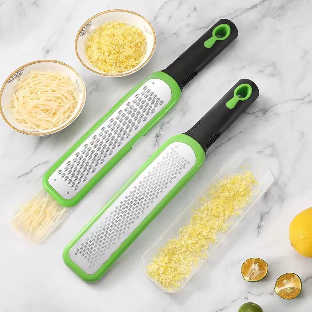 faire du zeste de citron avec un zesteur 